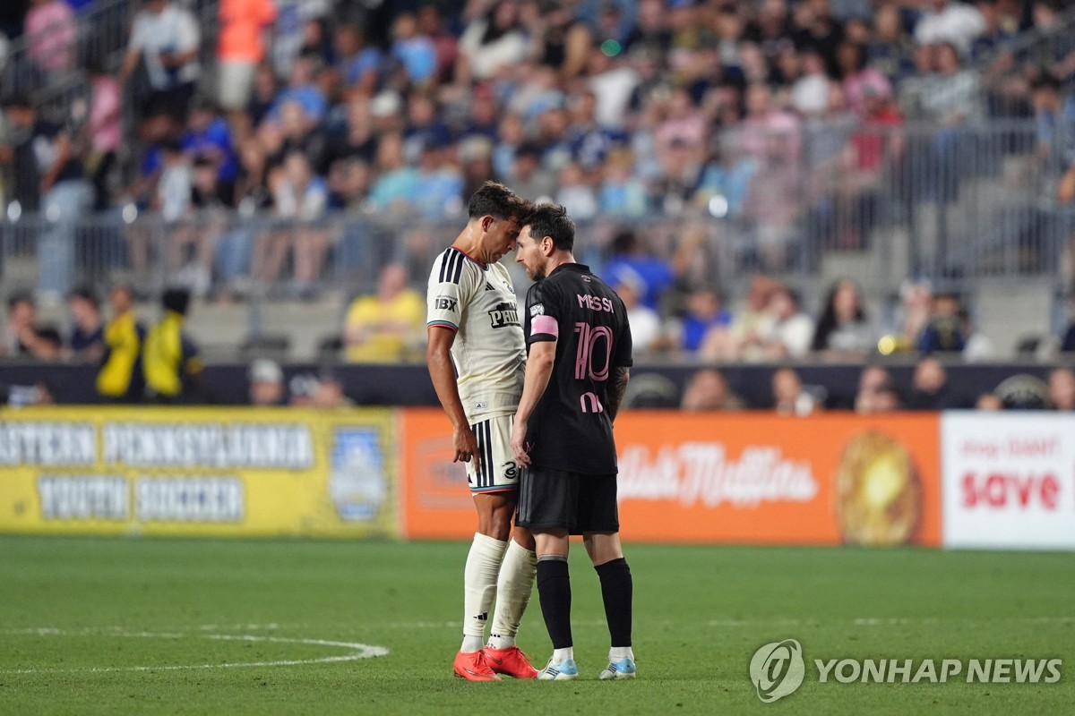 상대 선수 때린 메시, MLS 징계위 벌금 징계…액수는 미공개 | 연합뉴스