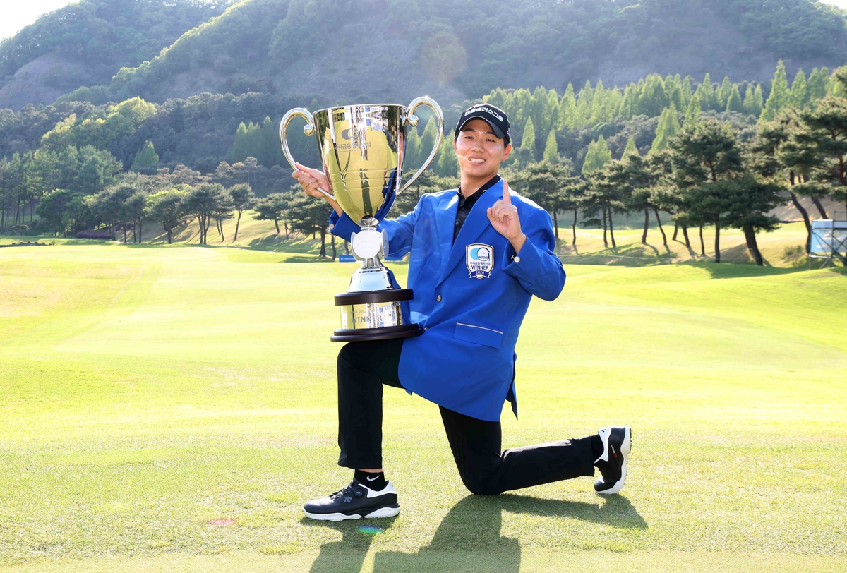 '31홀 레이스' 최찬, KPGA 동아회원권그룹 오픈서 시즌 2승(종합) | 연합뉴스