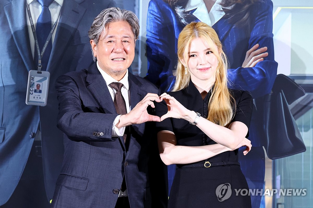 최민식 "할리우드 '인턴' 원작에 한국적 정서 더해…공감 유발" | 연합뉴스