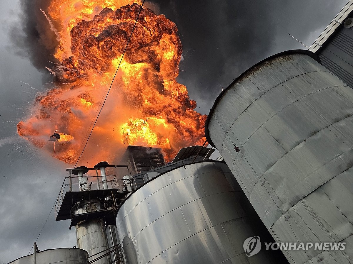 천안 페인트 원료 생산공장서 불…1명 사망·2명 실종(종합) | 연합뉴스