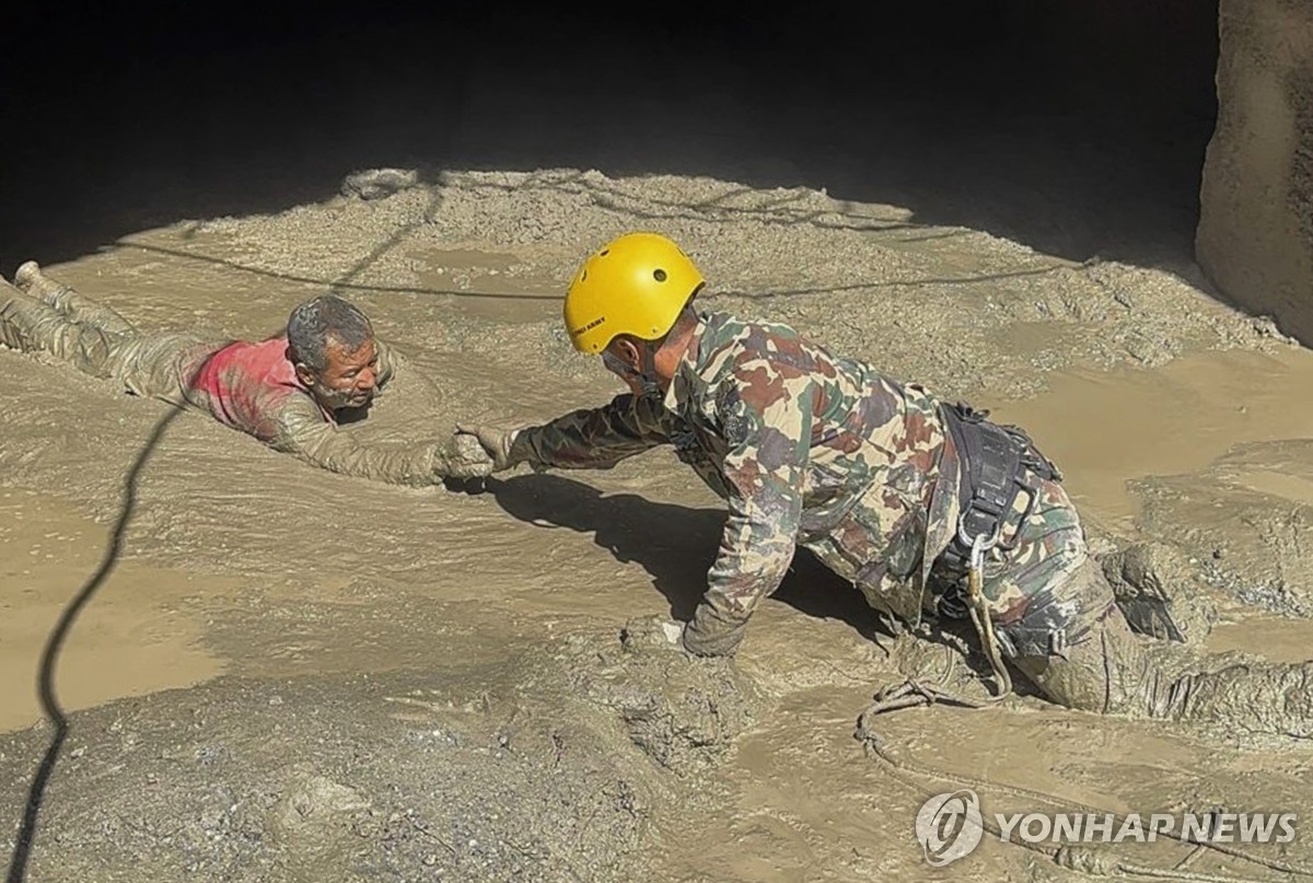대홍수 사망자 750명으로…네팔·中, 3천명 실종자 구조 '사력' | 연합뉴스