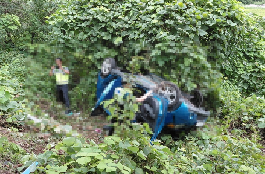 의령서 차량 전신주 충돌 후 비탈면으로 추락…70대 부부 숨져 | 연합뉴스