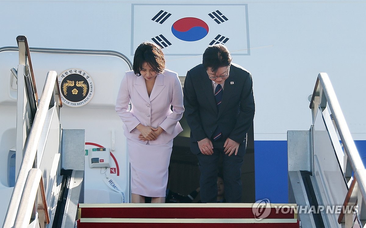 李대통령, 프랑스 국빈방문 출발…"국익위한 외교 소임 다할 것"(종합) | 연합뉴스