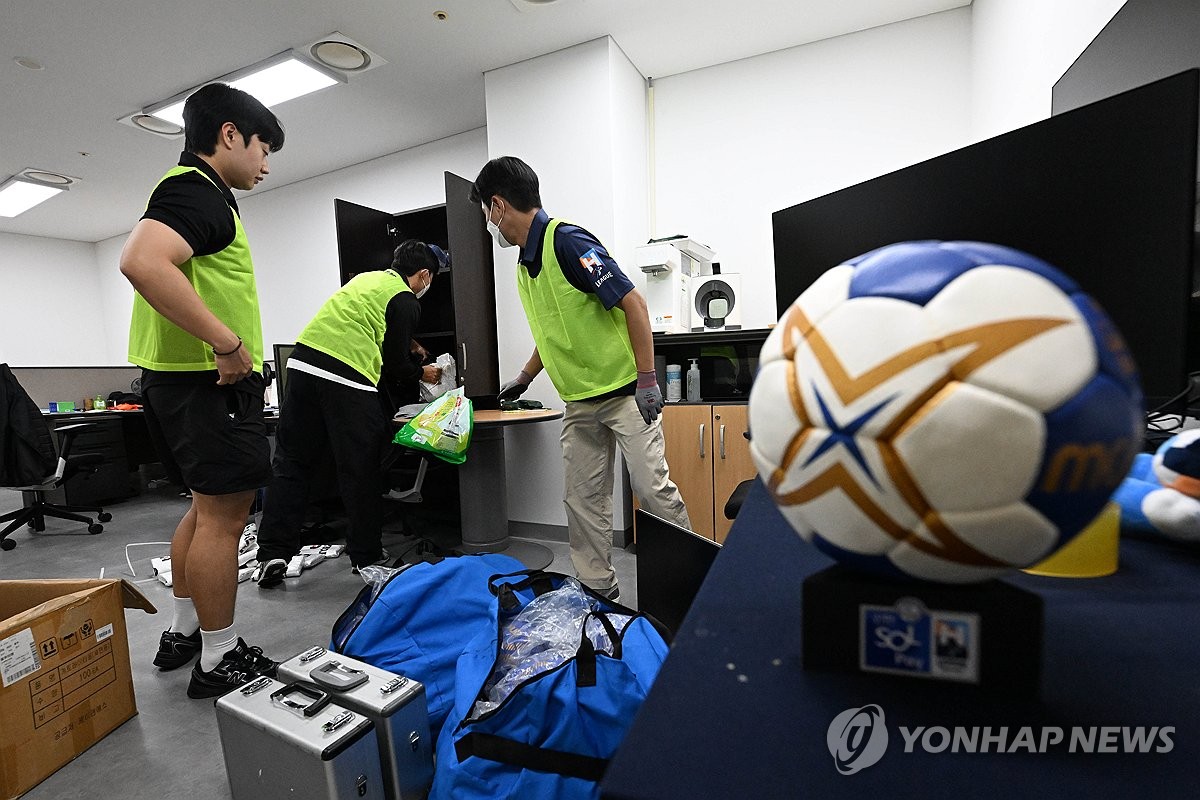 95일 만에 뚫린 핸드볼경기장…아시안게임 목전 '숨 가쁜 70분'(종합) | 연합뉴스