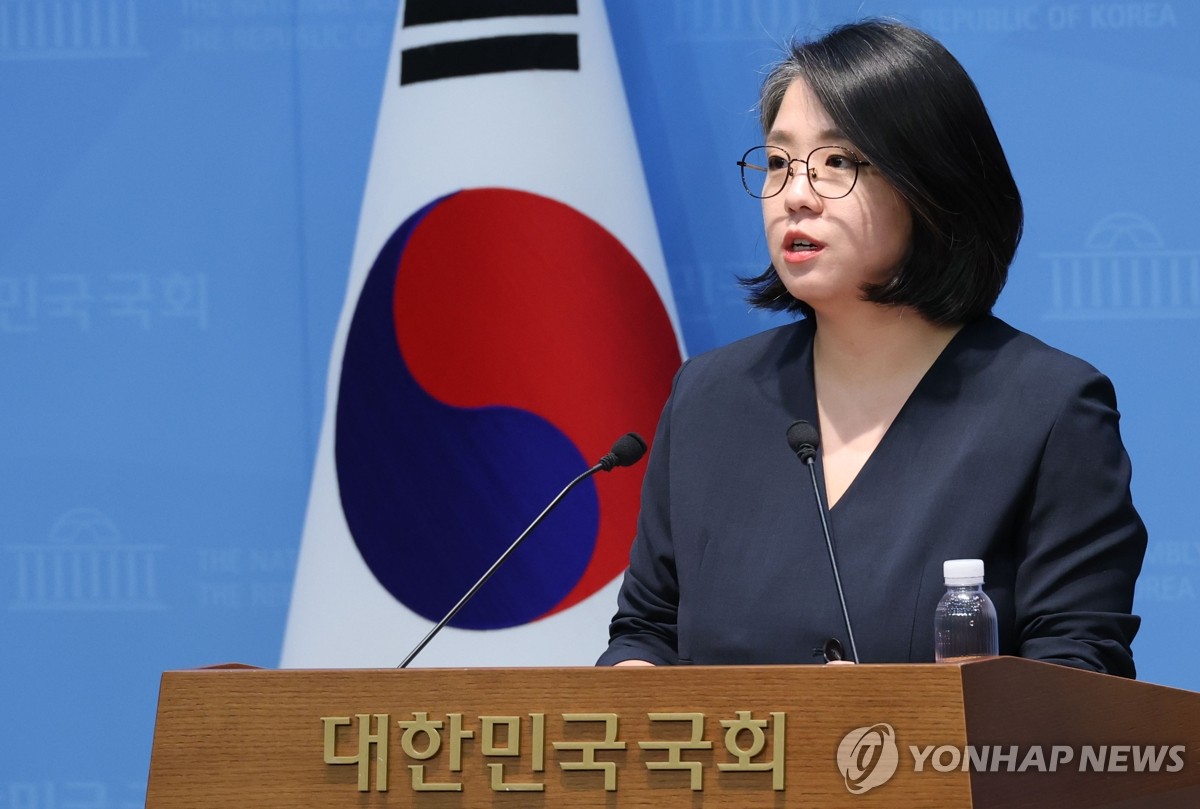 [속보] 용혜인 "野 현역의원 지명한 취지 읽어야…겸직은 법률이 허용" | 연합뉴스