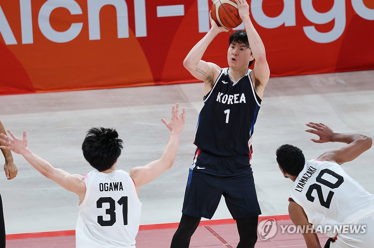 [아시안게임] 어머니 이어 AG 농구 금메달…이현중, NBA 꿈 계속된다 | 연합뉴스