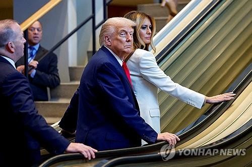 트럼프 또 짜증낼라…유엔 "에스컬레이터 점검 또 점검" | 연합뉴스