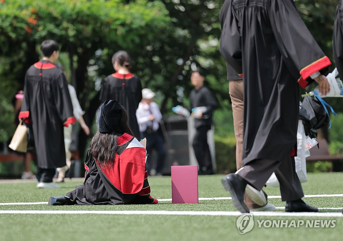 청년 10명 중 8명 "정년연장 시 신규 채용 감소 우려" | 연합뉴스
