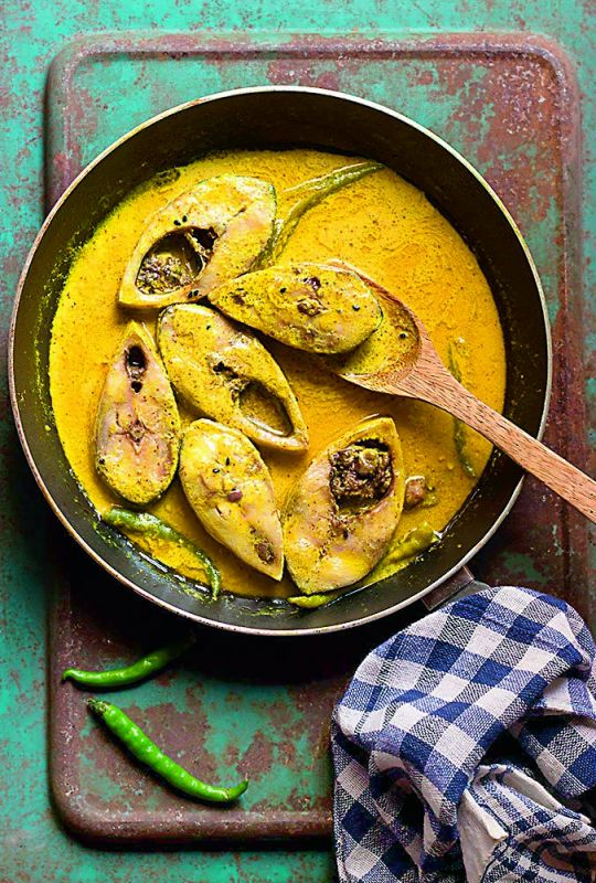 Steamed hilsa or bhapa ilish 