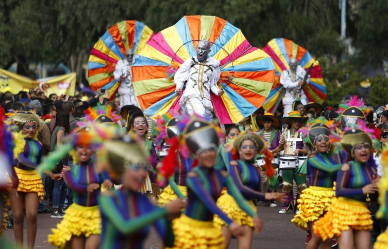 Theatre takes to the streets at Colombia Festival