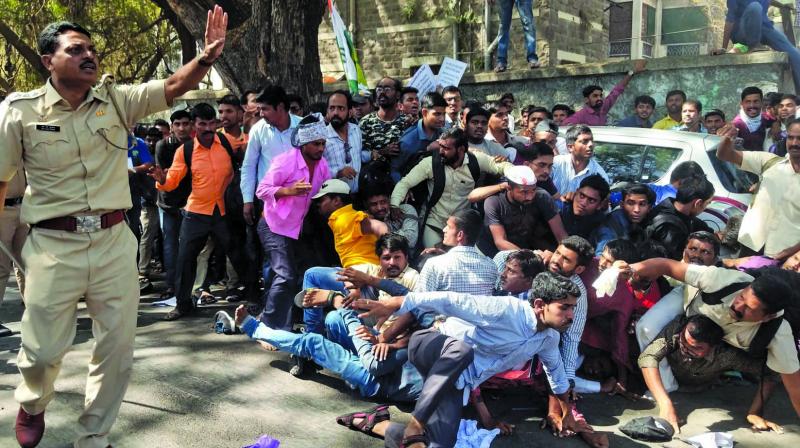 The opposition leader in the council, Dhananjay Munde demanded suspension of police while, the Shiv Sena has demanded judicial probe into the incident. The opposition leader in the council, Dhananjay Munde demanded suspension of police while, the Shiv Sena has demanded judicial probe into the incident.