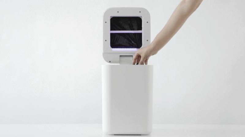 In order to make sure it doesnt emanate unpleasant stink out of the waste, the lid has been designed to stay airtight. In order to make sure it doesnt emanate unpleasant stink out of the waste, the lid has been designed to stay airtight.