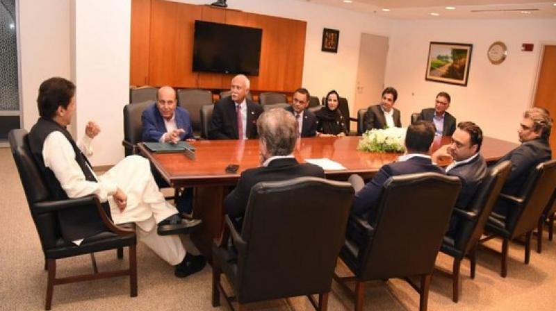 Imran Khan meeting Pakistani businessmen in Washington. (Photo: Pakistan Tehreek-e-Insaafs Twitter)