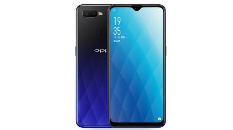 The OPPO A7X runs on Android 8.1 Oreo out-of-the-box with the ColorOS 5.2 skin on top. The OPPO A7X runs on Android 8.1 Oreo out-of-the-box with the ColorOS 5.2 skin on top.