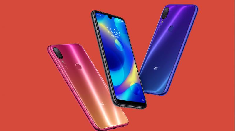 The notched Mi Plays display is a full HD 19:9 5.84-inch LCD display with a resolution of 1080x2280 pixels.