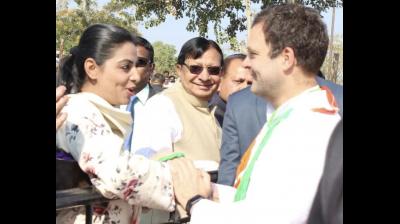 Divya Maderna pointed out that the sarpanch belonged to BJP and asked how she could be allowed to sit on the dais in a meeting that was organised to give thanks to the villagers for voting the Congress MLA to power. (Photo: Twitter/ @DivyaMaderna)