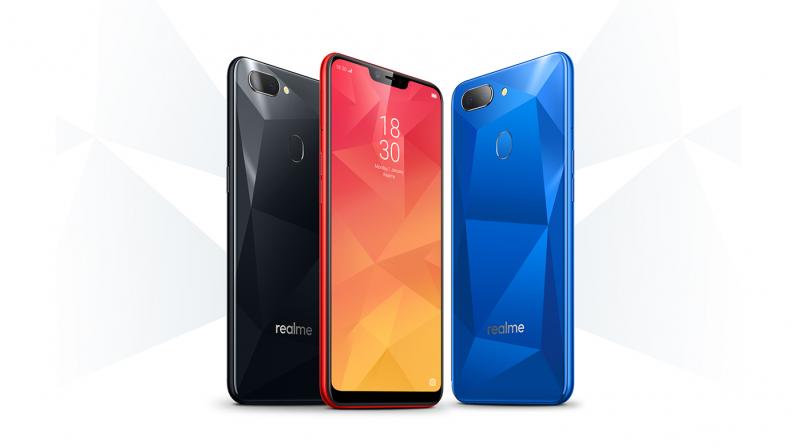 With a 6.2-inch full screen, the Realme 2 is powered by the Snapdragon 450 processor.