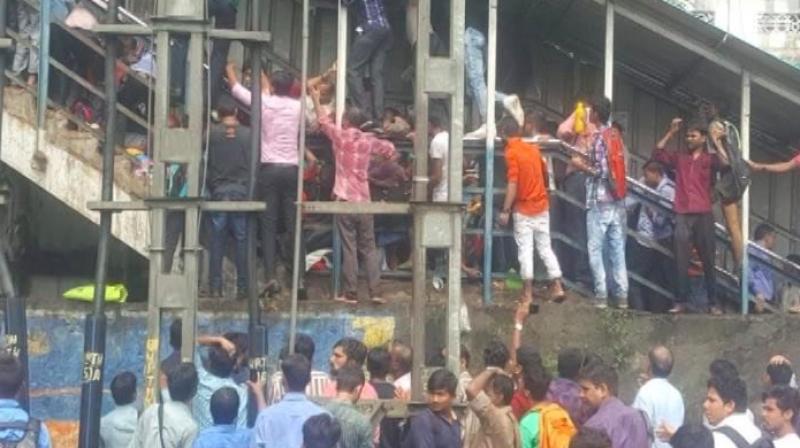 22 dead, 39 injured in stampede at Mumbais Elphinstone railway station