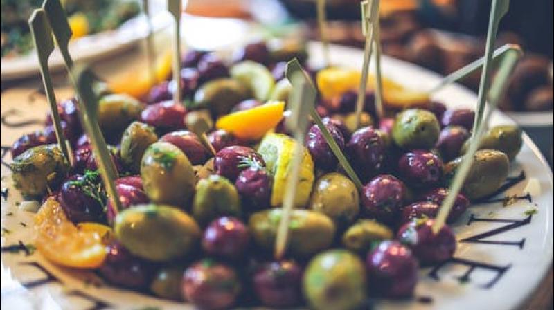 Eating five olives makes up for a third of your daily salt requirement. (Photo: Representational/Pexels)