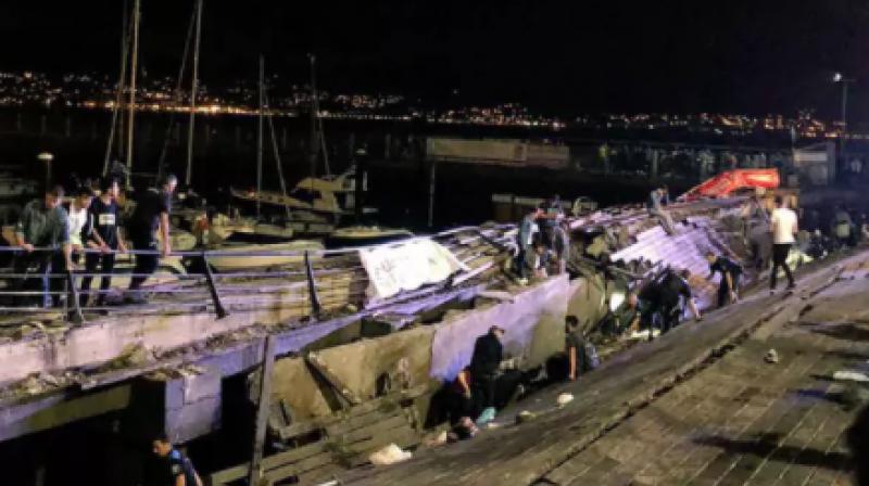 Vigos mayor Abel Caballero said the platform that collapsed just before midnight was 30 metres long and 10 metres wide. (Photo: Twitter | Miguel_Fidalgo)