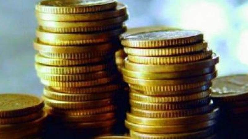 Gold prices surge to Rs 28,025 per 10 grams Gold prices surge to Rs 28,025 per 10 grams