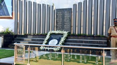 Mumbai pays homage to martyrs on 26/11 anniversary