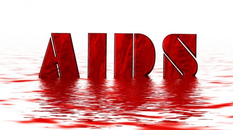 The researchers used a synthetic chemistry method they previously developed to combine the gp120 fragment with a sugar molecule. (Photo: Pixabay)