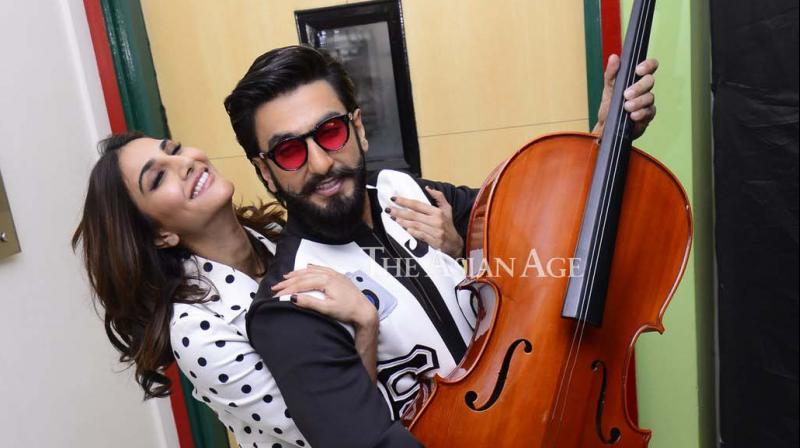 Ranveer, Vaani get musical while promoting Befkire