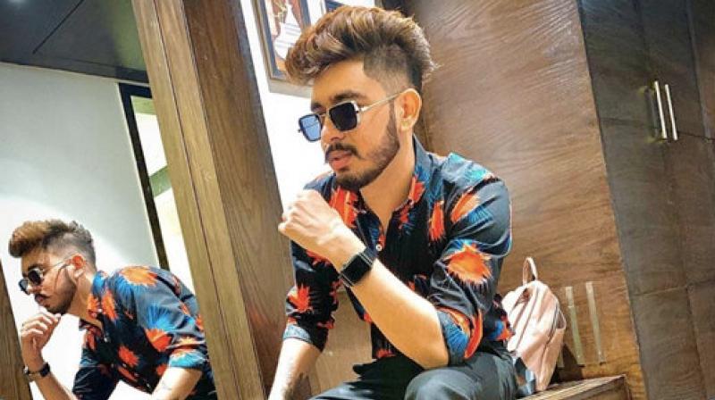 Rohit Bawa is soon going to enter Pollywood as a unique fashion designer Rohit Bawa is soon going to enter Pollywood as a unique fashion designer