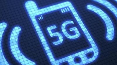 By contrast, the three existing operators - Deutsche Telekom, Vodafone and Telefonica Deutschland - only submitted minimum opening bids for the blocks they are interested in. 