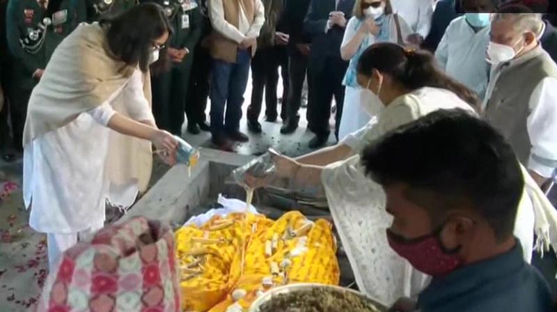 Stoic grief and slogans as CDS Rawat and wife cremated with full military honours - Vimarsana News