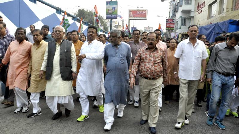 Trinamul Congress leaders and party workers during a rally against the demonetisation of high-value currency notes in south Kolkata on Thursday. Photo: Abhijit Mukherjee