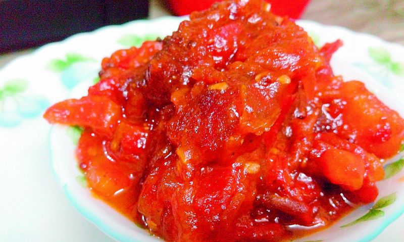 Tomato khejurer chutney Tomato khejurer chutney