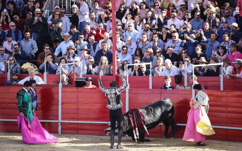 A matador celebrates (C) after killing a bull at a sold-out bullfight on April 8, 2018 in Tijuana, Mexico. Bullfighting is a 500-year-old tradition brought to the country by Spanish conquistadors. (Photo: AFP) A matador celebrates (C) after killing a bull at a sold-out bullfight on April 8, 2018 in Tijuana, Mexico. Bullfighting is a 500-year-old tradition brought to the country by Spanish conquistadors. (Photo: AFP)