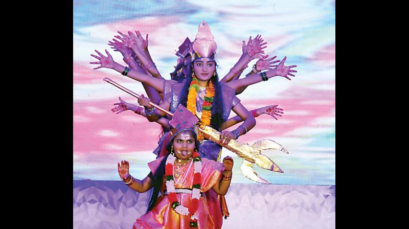 Students perform at Dasara Yuva Sambhrama in Mysuru on Wednesday. (Photo: KPN) Students perform at Dasara Yuva Sambhrama in Mysuru on Wednesday. (Photo: KPN)