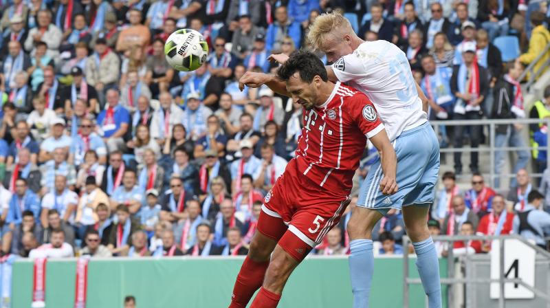 Mat Hummels insisted Bayern to stay cool if they are to stay on course for a domestic double this season. (Photo: AP) Mat Hummels insisted Bayern to stay cool if they are to stay on course for a domestic double this season. (Photo: AP)