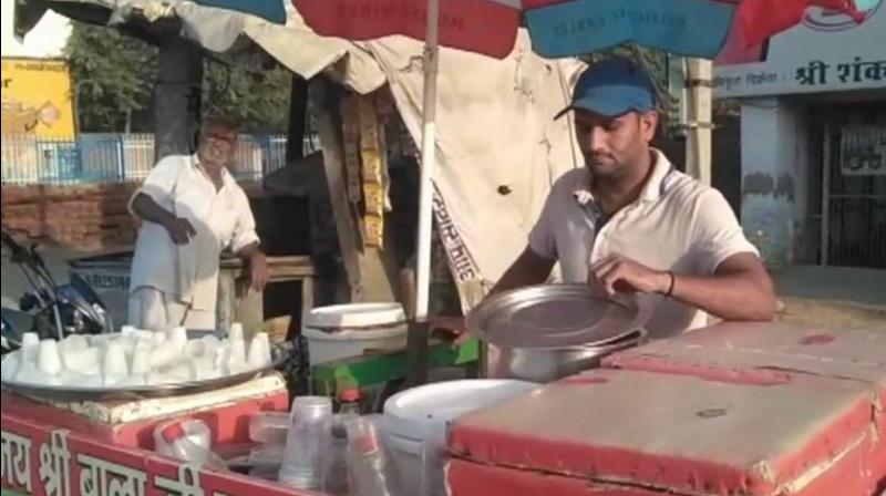 Demanding a stable government job, award boxer Dinesh Kumar said that he could also train budding boxers for global events. (Photo: Twitter | ANI) Demanding a stable government job, award boxer Dinesh Kumar said that he could also train budding boxers for global events. (Photo: Twitter | ANI)