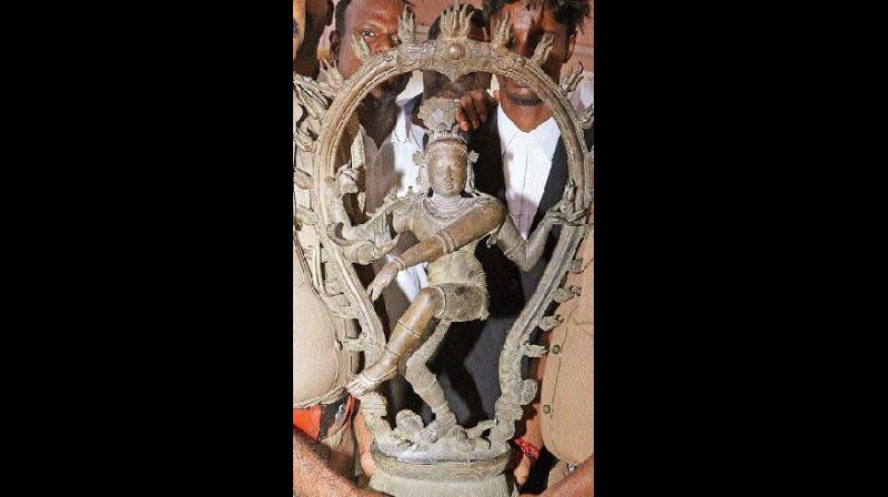 The ‘Vigraha’ was given a reverential welcome by people, members of Vishwa Hindu Parishad, (VHP), Hindu Makkal Katchi and Sivanadiars, as it was brought to the court. Flower petals were offered and a musical instrument 'Sivaboothagana Vadhyam' was played. The ‘Vigraha’ was given a reverential welcome by people, members of Vishwa Hindu Parishad, (VHP), Hindu Makkal Katchi and Sivanadiars, as it was brought to the court. Flower petals were offered and a musical instrument 'Sivaboothagana Vadhyam' was played.