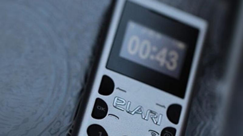 ‘NanoPhone C’ packs a 1-inch TFT display with a resolution of 128 x 96 pixels. (Image: Gizbot) ‘NanoPhone C’ packs a 1-inch TFT display with a resolution of 128 x 96 pixels. (Image: Gizbot)