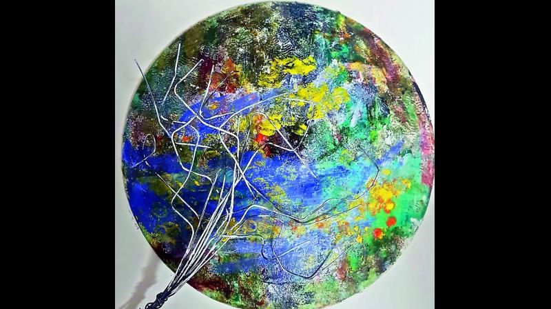 Sastry Sanyasayya’s works are rich in textural juxtapositions that spread throughout the picture surface. Sastry Sanyasayya’s works are rich in textural juxtapositions that spread throughout the picture surface.