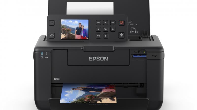 The printer consists of a 2.7” LCD screen and supports connectivity with an SD Card. The printer consists of a 2.7” LCD screen and supports connectivity with an SD Card.