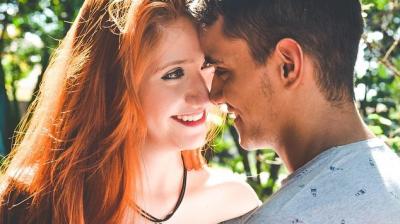 Romantic interest tends to decline in short-term relationships, while in long-term relationships, it continues to reach a higher peak. (Photo: Pixabay)