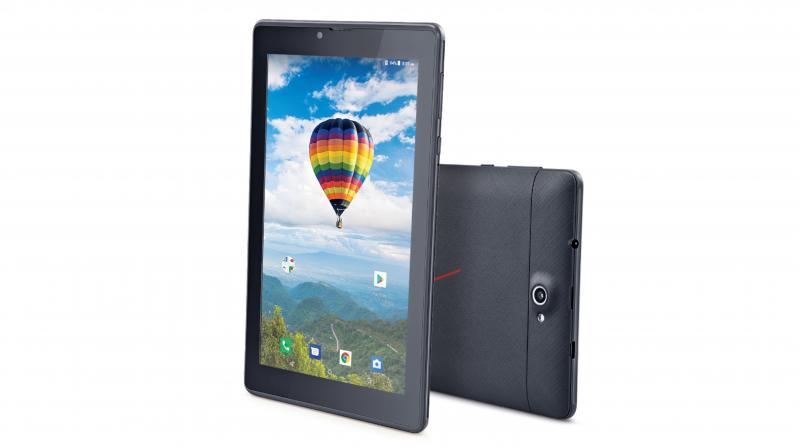 The tablet sports a 2.0MP rear camera along with a LED flash, and a 0.3MP front camera. The tablet sports a 2.0MP rear camera along with a LED flash, and a 0.3MP front camera.