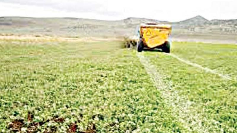 Until now, we know farmers who farm fruits, farm vegetables, farm millets, etc. but attention is now going towards farmers who farm carbon! Until now, we know farmers who farm fruits, farm vegetables, farm millets, etc. but attention is now going towards farmers who farm carbon!