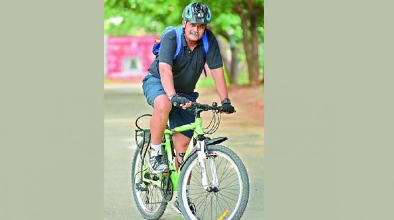 49-year-old Colonel Tushar Bhakey gets ready to travel to Administration Staff College of India (ASCI) 49-year-old Colonel Tushar Bhakey gets ready to travel to Administration Staff College of India (ASCI)
