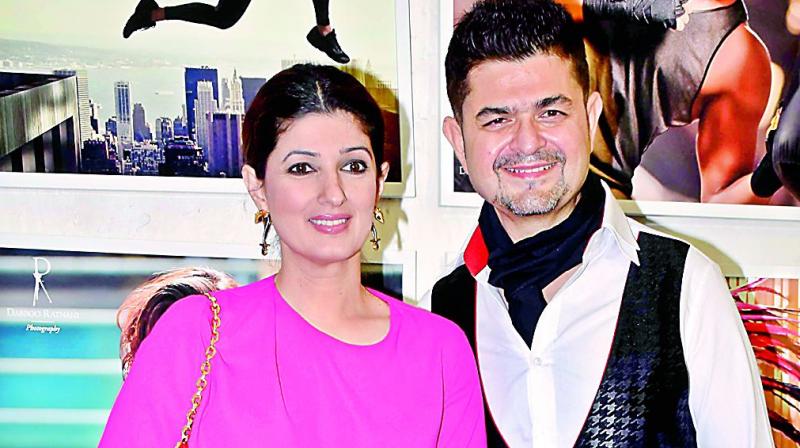 Twinkle Khanna with Dabboo Ratnani Twinkle Khanna with Dabboo Ratnani