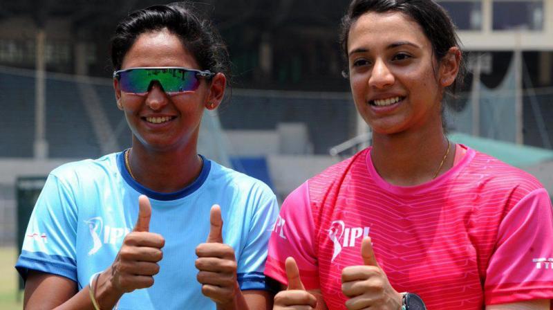 India's T20I skipper Harmanpreet Kaur has extended her association with Sydney Thunder while Smriti Mandhana has been signed up by Hobart Hurricanes for the fourth season of Women's Big Bash League. (Photo: Twitter / IPL) India's T20I skipper Harmanpreet Kaur has extended her association with Sydney Thunder while Smriti Mandhana has been signed up by Hobart Hurricanes for the fourth season of Women's Big Bash League. (Photo: Twitter / IPL)