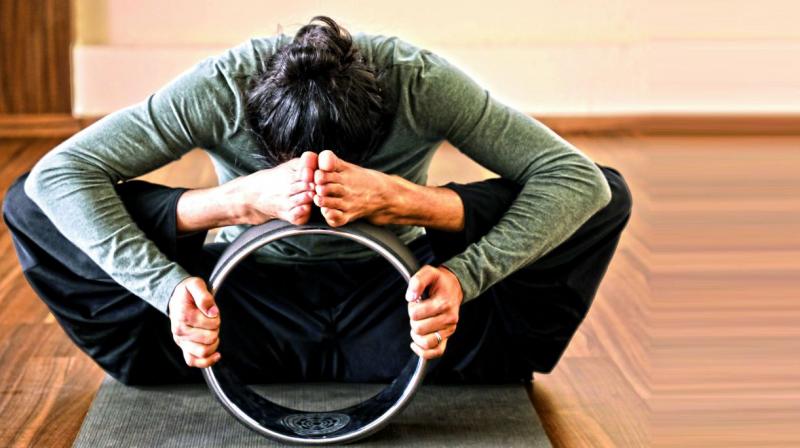 The wheel helps to enhance the practice of asanas, heal the body and stretch various muscles as well as acts as an aid to achieve various asanas. The wheel helps to enhance the practice of asanas, heal the body and stretch various muscles as well as acts as an aid to achieve various asanas.
