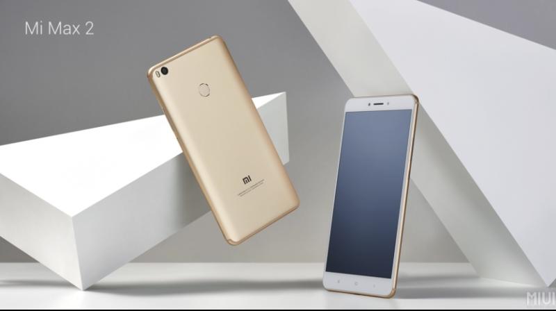 Mi Max 2 is powered by a 5300mAh two-day battery, which provides up to 18 hours of video playback. Mi Max 2 is powered by a 5300mAh two-day battery, which provides up to 18 hours of video playback.