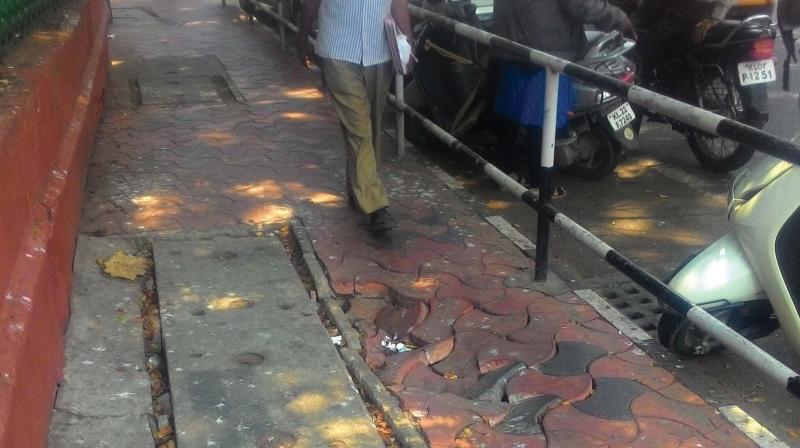 Dumping of food waste on the footpaths is one of the major reasons for the increasing rat population along pedestrian pathways. Dumping of food waste on the footpaths is one of the major reasons for the increasing rat population along pedestrian pathways.
